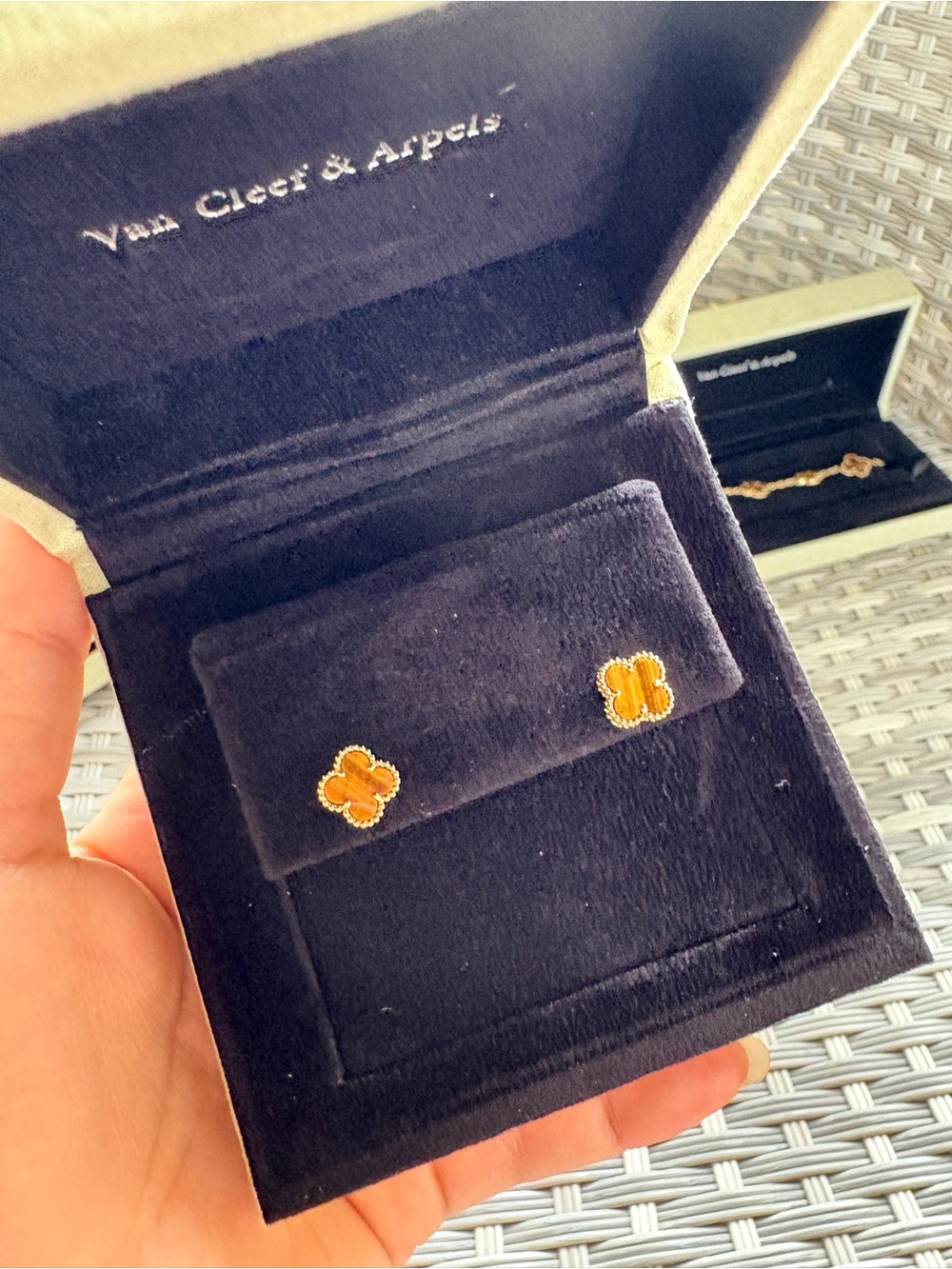 18 KARAT GOLD CLOVER TIGER EYE EARRINGS